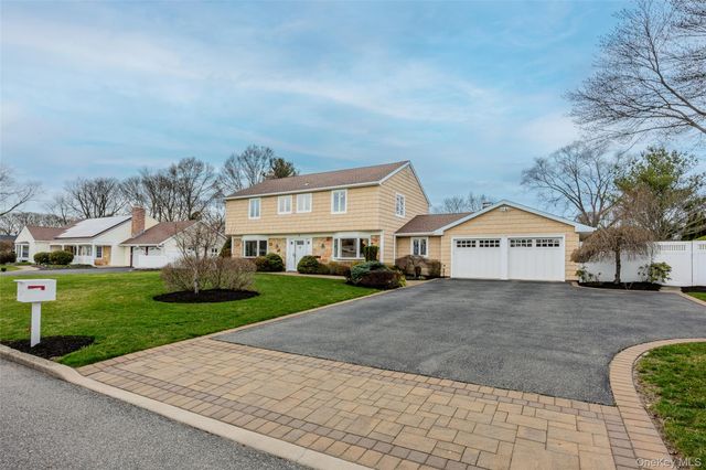 9 Bowen Place, Stony Brook, NY 11790