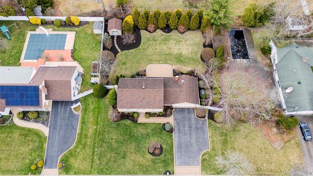 9 Bowen Place, Stony Brook, NY 11790