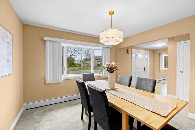 9 Bowen Place, Stony Brook, NY 11790