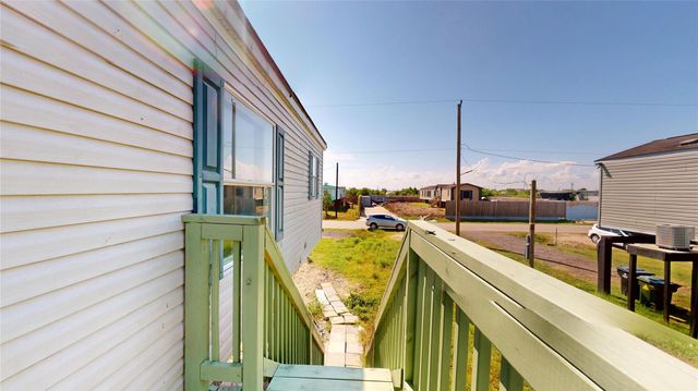 435 16th Street, San Leon, TX 77539