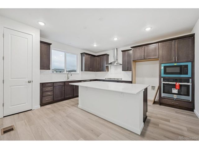 9233 Truckee Ct, Commerce City, CO 80022