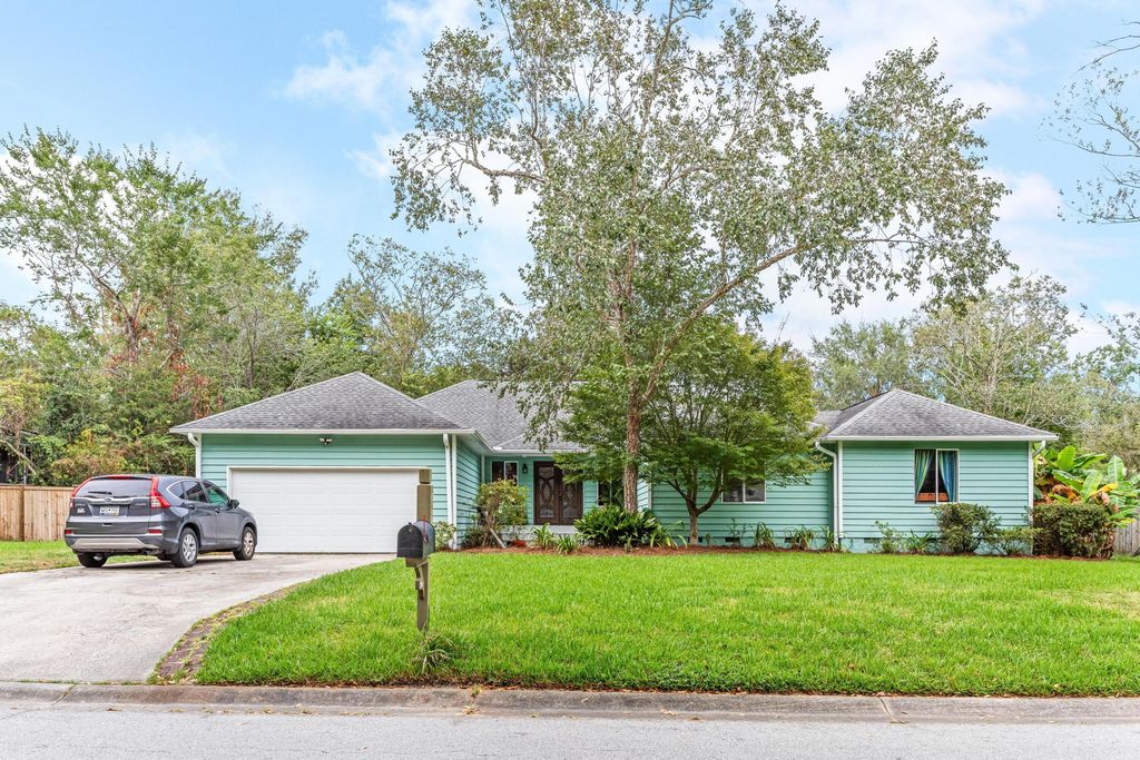 811 Law Lane, Mount Pleasant, SC 29464