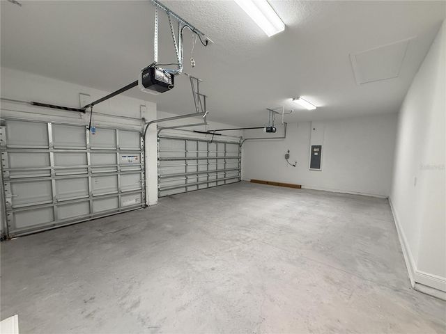 2113 WARREN ACRES BOULEVARD, Wesley Chapel, FL 33543