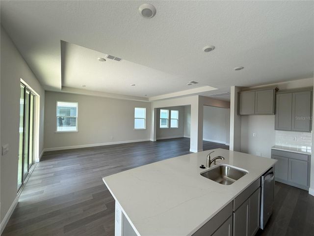 2113 WARREN ACRES BOULEVARD, Wesley Chapel, FL 33543