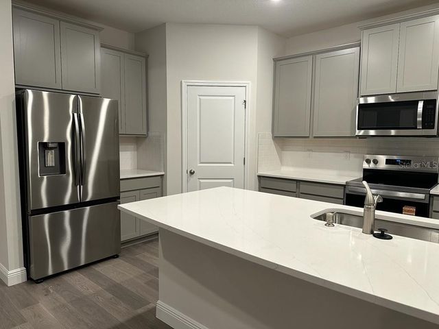 2113 WARREN ACRES BOULEVARD, Wesley Chapel, FL 33543