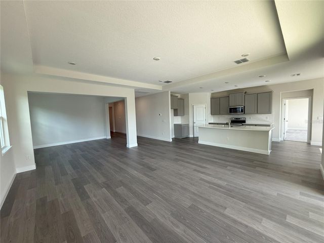 2113 WARREN ACRES BOULEVARD, Wesley Chapel, FL 33543