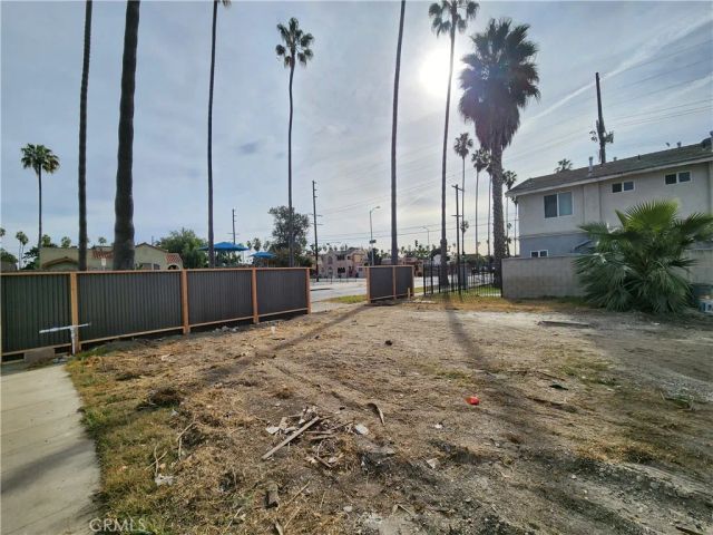 4719 8th, Los Angeles, CA 90043
