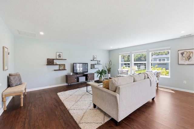 407 Nells Way, Lockbourne, OH 43137