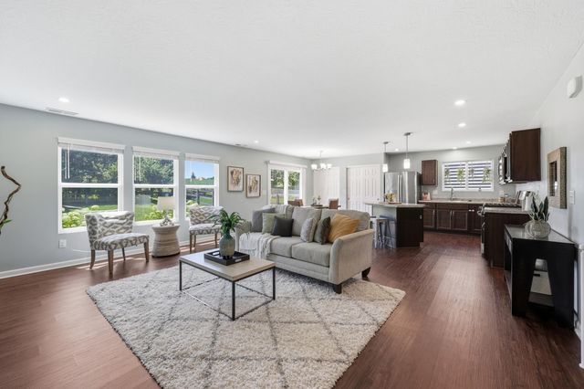 407 Nells Way, Lockbourne, OH 43137