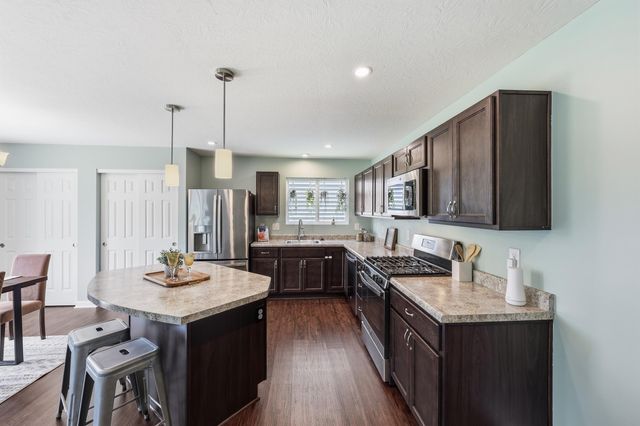 407 Nells Way, Lockbourne, OH 43137