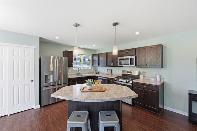 407 Nells Way, Lockbourne, OH 43137
