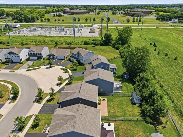407 Nells Way, Lockbourne, OH 43137