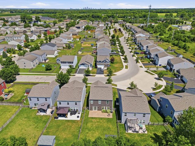 407 Nells Way, Lockbourne, OH 43137