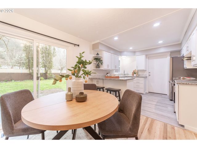 15452 Se BUSH St, Portland, OR 97236