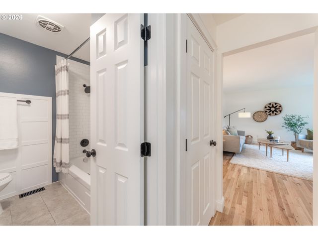 15452 Se BUSH St, Portland, OR 97236