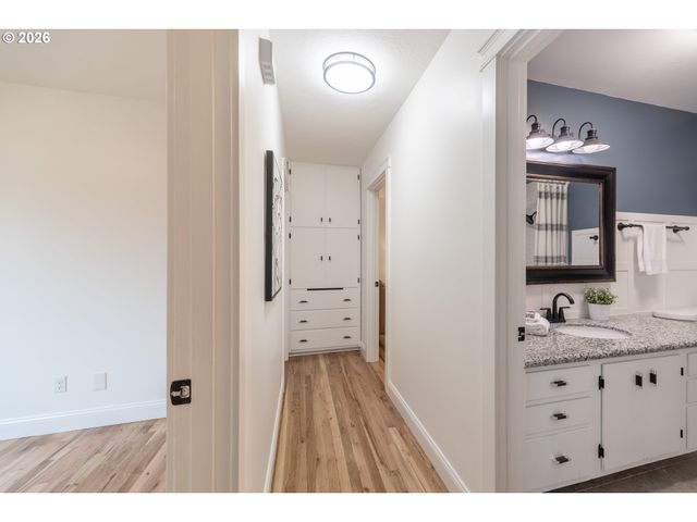 15452 Se BUSH St, Portland, OR 97236