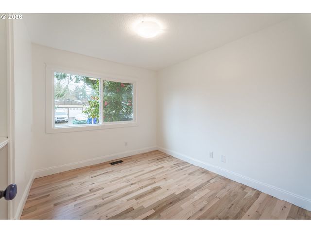 15452 Se BUSH St, Portland, OR 97236