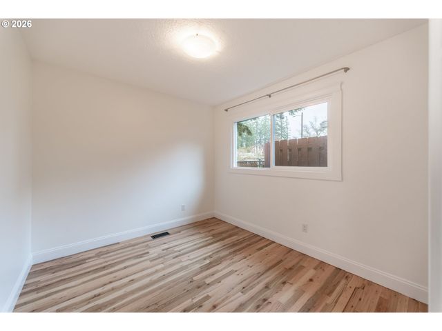 15452 Se BUSH St, Portland, OR 97236