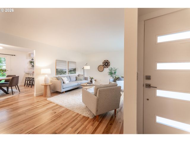 15452 Se BUSH St, Portland, OR 97236