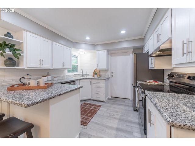 15452 Se BUSH St, Portland, OR 97236