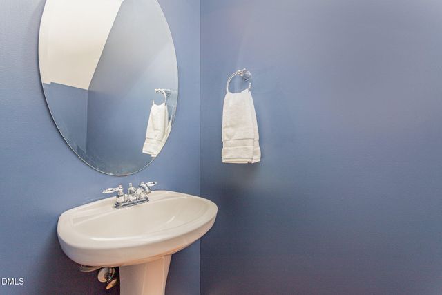 233 Murray Glen Drive, Cary, NC 27519