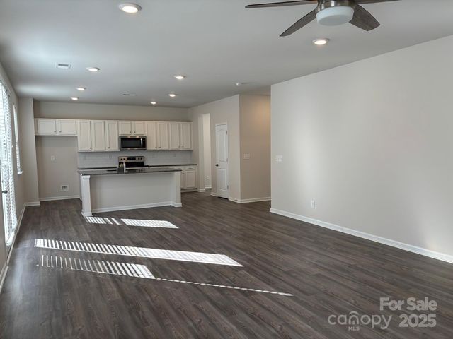 7121 Maple Run Circle, Charlotte, NC 28215