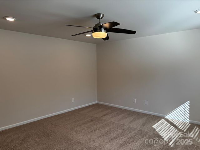 7121 Maple Run Circle, Charlotte, NC 28215