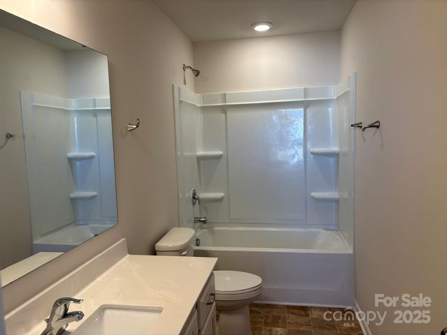 7121 Maple Run Circle, Charlotte, NC 28215