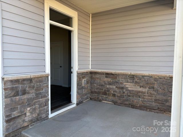 7121 Maple Run Circle, Charlotte, NC 28215