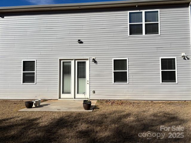 7121 Maple Run Circle, Charlotte, NC 28215