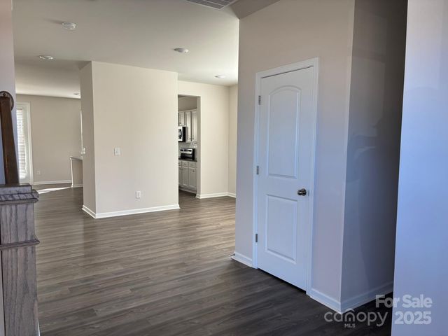 7121 Maple Run Circle, Charlotte, NC 28215