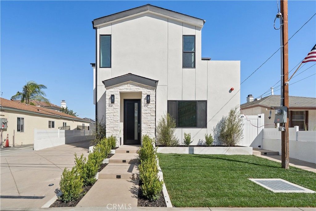 15634 Sombra Avenue A, Lawndale, CA 90260 — photo 2