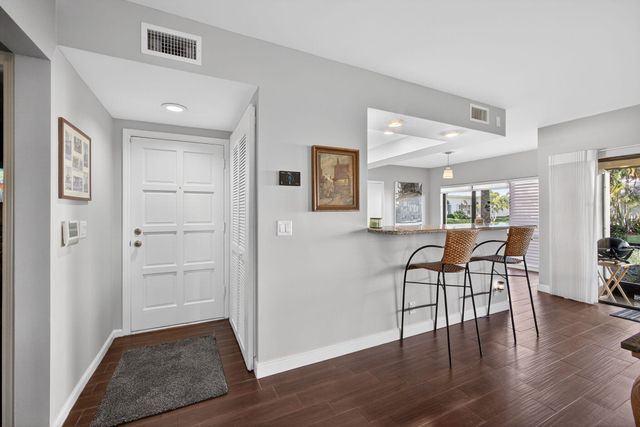 107 Waterview Drive, Palm Beach Gardens, FL 33418