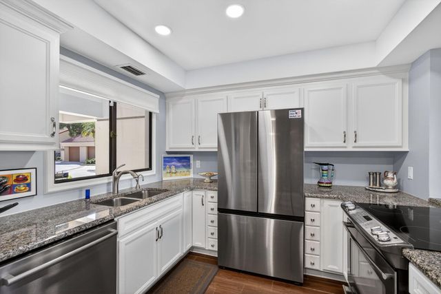 107 Waterview Drive, Palm Beach Gardens, FL 33418