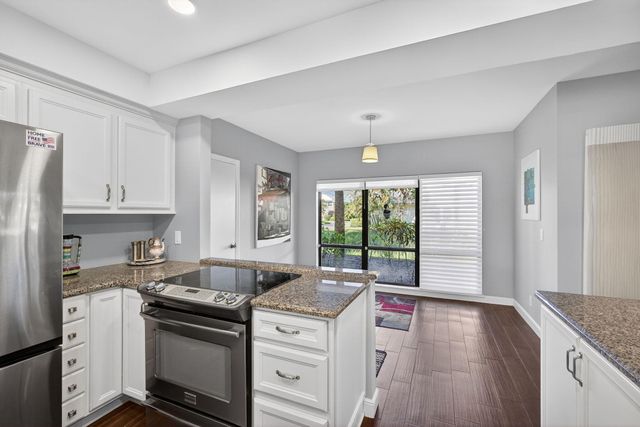 107 Waterview Drive, Palm Beach Gardens, FL 33418