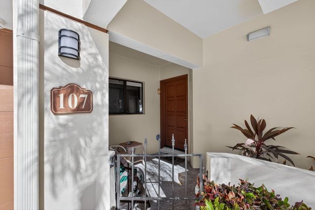 107 Waterview Drive, Palm Beach Gardens, FL 33418