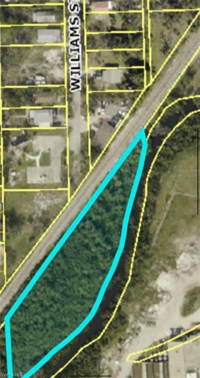 Williams ST, FORT MYERS, FL 33916 — photo 2