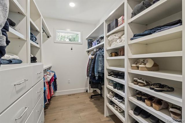 6441 Huron Creek Court, Dexter, MI 48130