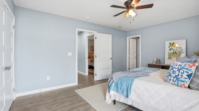 741 Kings Ln Apt B11, Tullahoma, TN 37388