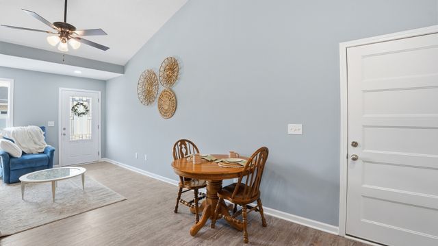 741 Kings Ln Apt B11, Tullahoma, TN 37388