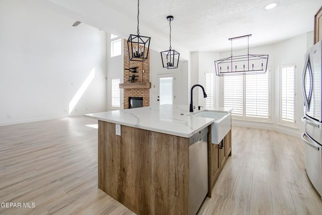 918 Bellacumbre Drive, El Paso, TX 79912