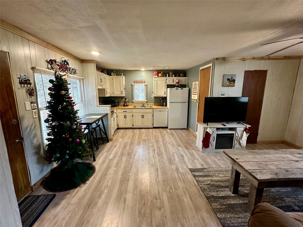 53 LITTLE OLE Trail, Pottsboro, TX 75076