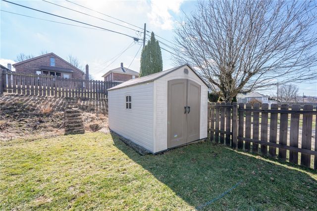 717 Brinker Ave, Latrobe, PA 15650