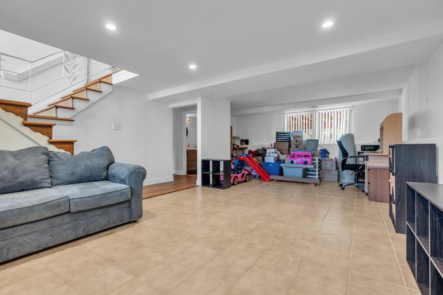34 HAINES MILL RD, Delran, NJ 08075