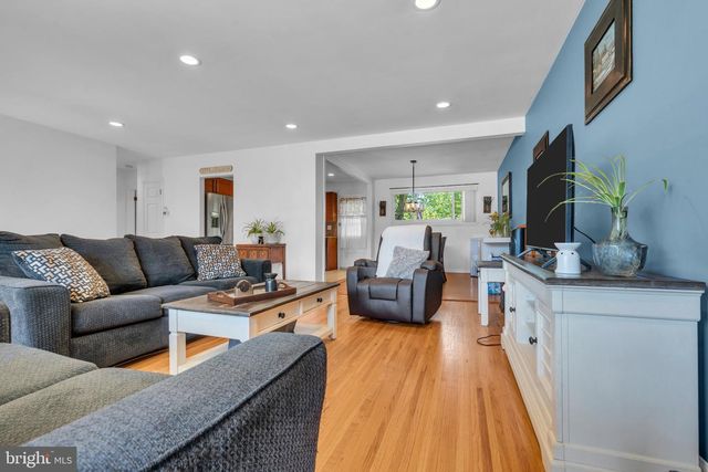 34 HAINES MILL RD, Delran, NJ 08075