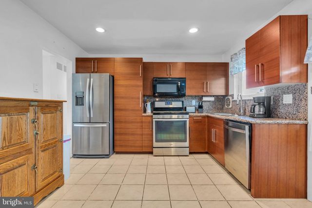 34 HAINES MILL RD, Delran, NJ 08075
