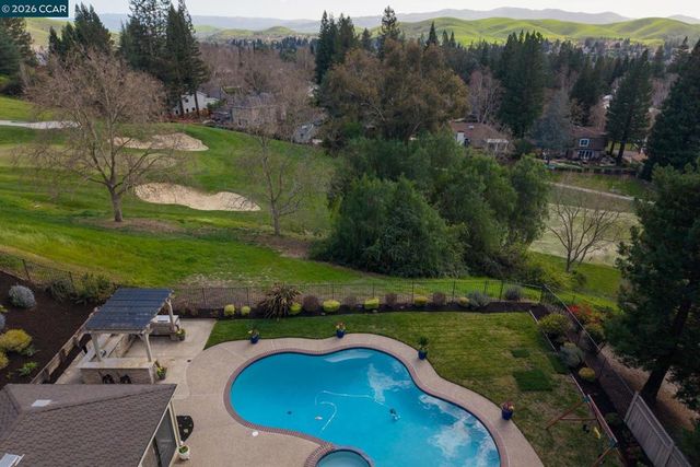4060 Sugar Maple Dr, Danville, CA 94506