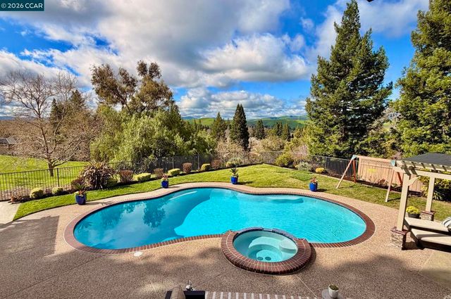 4060 Sugar Maple Dr, Danville, CA 94506