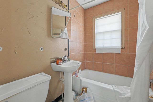 1034 N Estelle Ave, Wichita, KS 67214