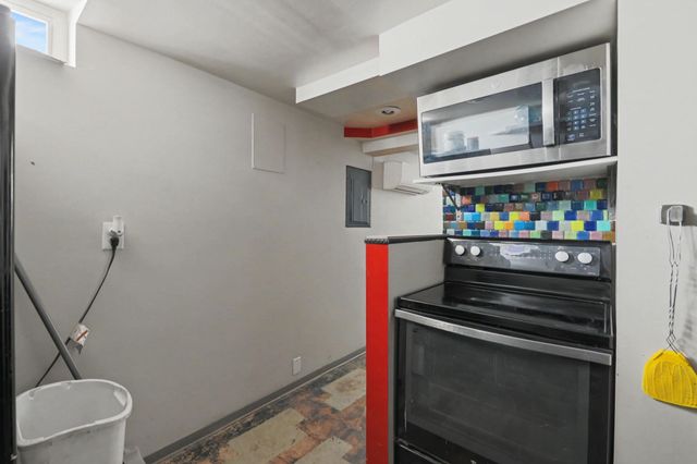 1034 N Estelle Ave, Wichita, KS 67214